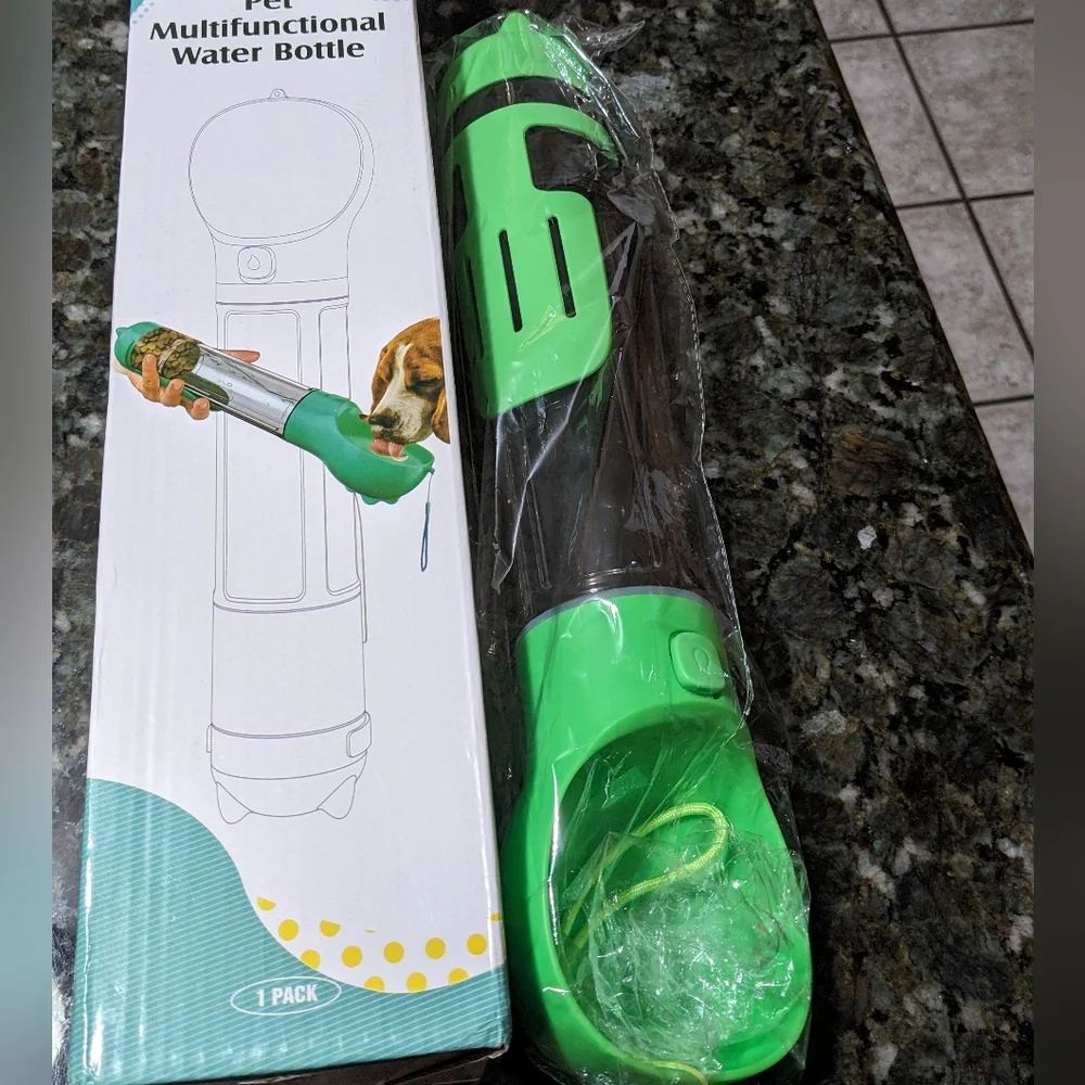 Water, Food Bottle Dispenser and Bag compartment for Cats or Dogs Travel. 500 ml